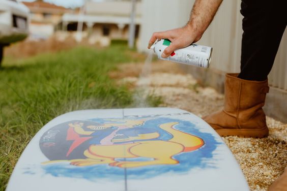 Clear Coat Varnish Spray Can - Sealing & Protecting Your Artwork